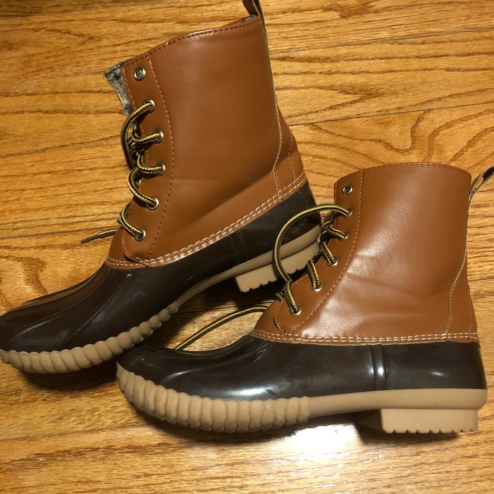 Duck boots